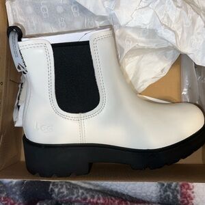 Ugg Ashton Chelsea Boots